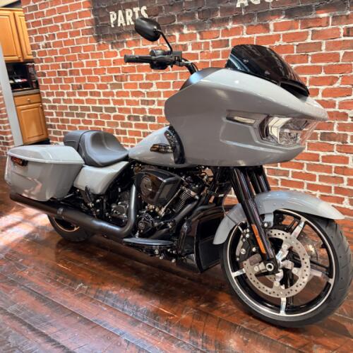 FLTRX 2026 Road Glide® thumb 2