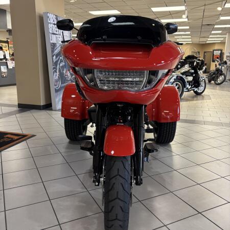 2026 Harley-Davidson® Road Glide 3 Blood Orange thumb 2