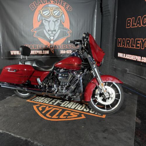 2020 Harley-Davidson® Street Glide® FLHX  thumb 3