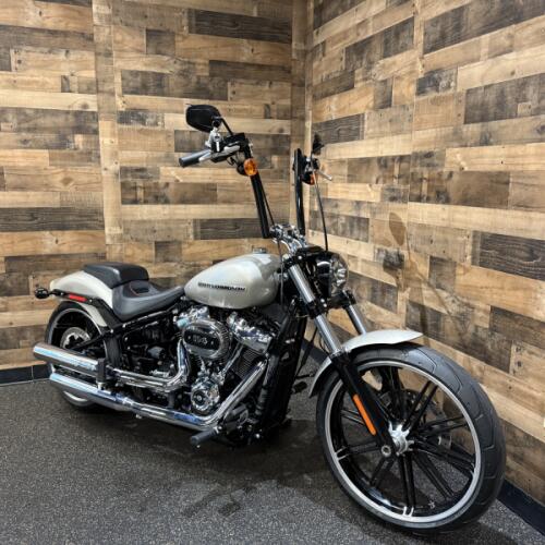 2018 Harley-Davidson® Breakout® Silver Fortune  FXBRS thumb 3