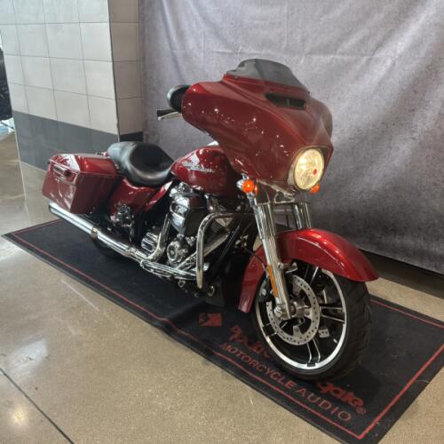 2019 Harley-Davidson® Street Glide® Wicked Red thumb 3