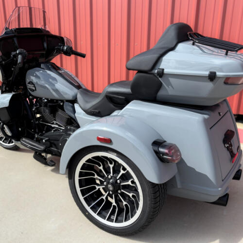 2026 Harley-Davidson® Street Glide 3 Limited FLHLT thumb 0
