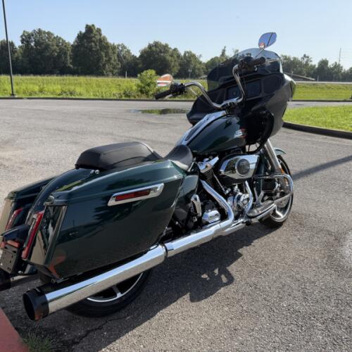 2024 Harley-Davidson® Road Glide® Alpine Green thumb 2