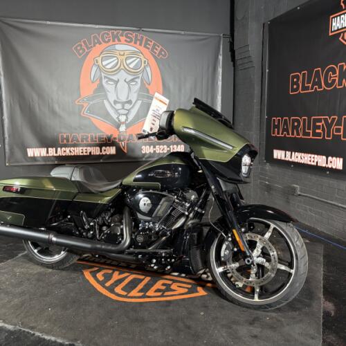2026 Harley-Davidson® Street Glide® FLHX  thumb 2