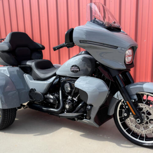 2026 Harley-Davidson® Street Glide 3 Limited FLHLT thumb 2