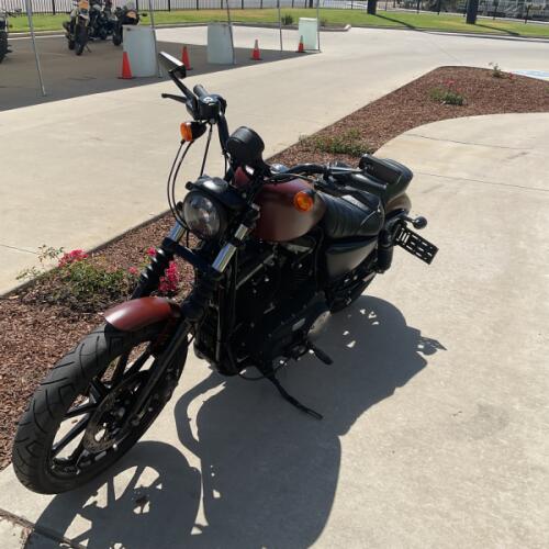 XL 883N 2017 Iron 883™ thumb 1
