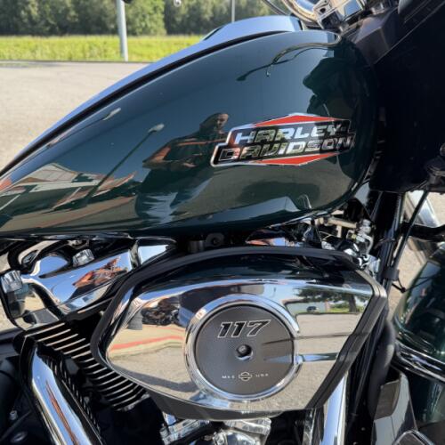 2024 Harley-Davidson® Road Glide® Alpine Green thumb 1