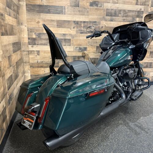 2024 Harley-Davidson® Road Glide® Alpine Green FLTRX thumb 2