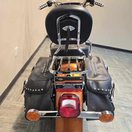 2015 Harley-Davidson® Heritage Softail® Classic Two-Tone Amber Whiskey/Charcoal Pearl FLSTC thumb 2
