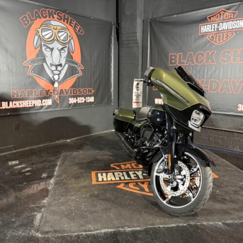 2026 Harley-Davidson® Street Glide® FLHX  thumb 0