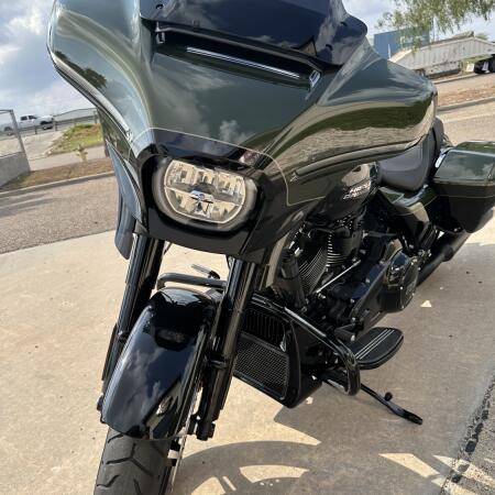 2026 Harley-Davidson® Street Glide® Olive Steel Metallic / Vivid Black Black Trim thumb 0