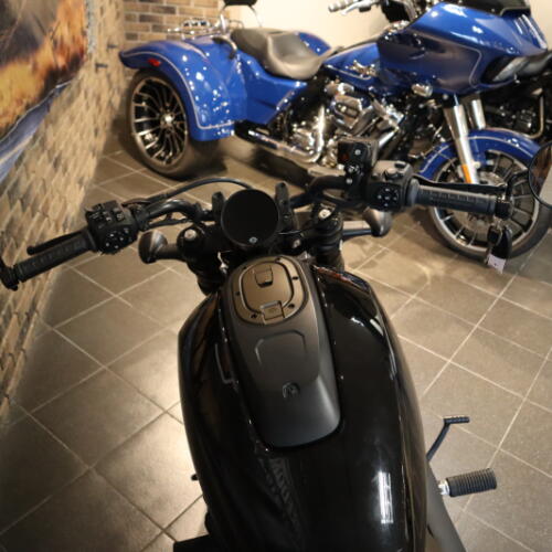 2024 Sportster™ S (RH1250S) thumb 1