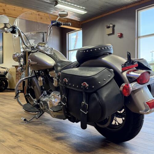 Harley-Davidson® Heritage Softail® Classic 2016 thumb 1