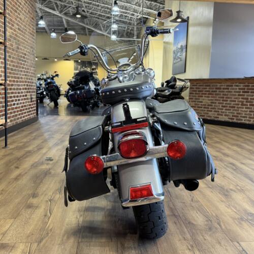 Harley-Davidson® Heritage Softail® Classic 2016 thumb 2