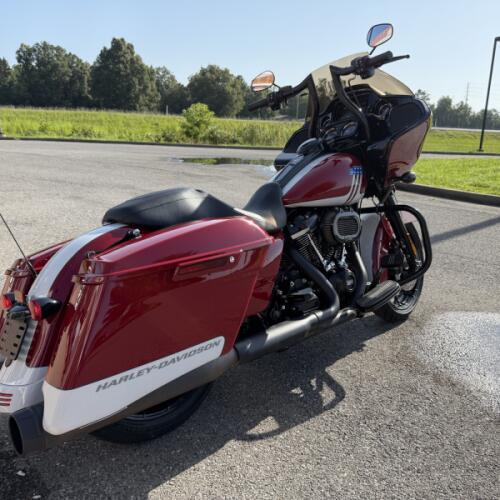 2020 Harley-Davidson® Road Glide® Special Billiard Red/Stone Washed White thumb 2