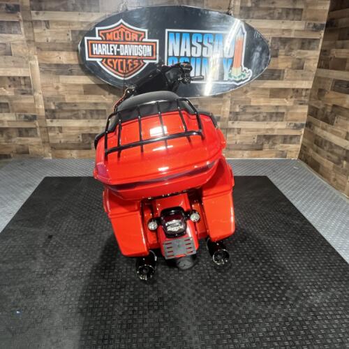 2026 Harley-Davidson® CVO Street Glide Limited Citrus Heat CVO Tri-Tone thumb 1