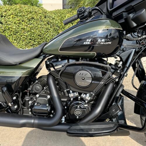 2026 Harley-Davidson® Street Glide® Olive Steel Metallic / Vivid Black Black Trim thumb 3