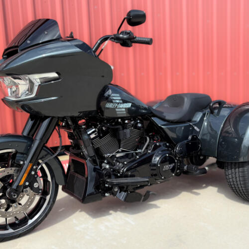 2026 Harley-Davidson® Road Glide 3 FLTRT thumb 2