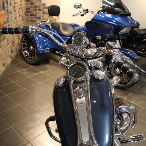 2003 Softail Deuce (FXSTD) thumb 1