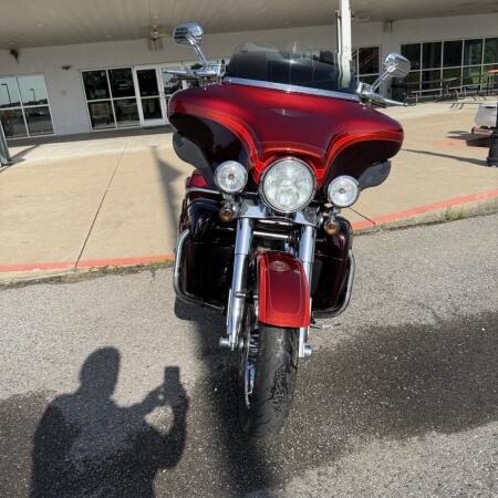 2009 Harley-Davidson® CVO™ Ultra Classic® Electra Glide® RUBY R/MAROON thumb 0