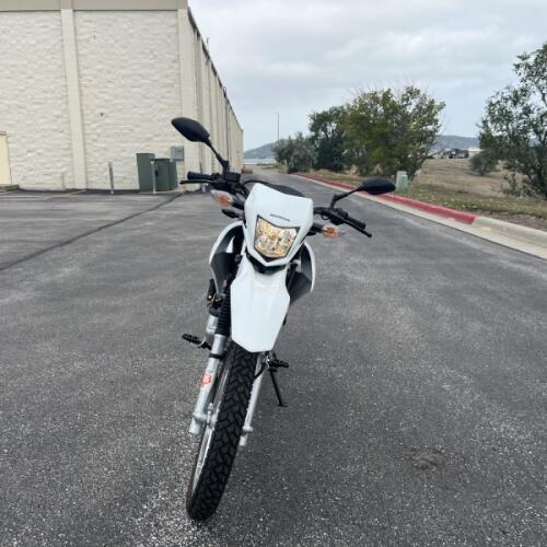 2023 Honda XR150L thumb 2