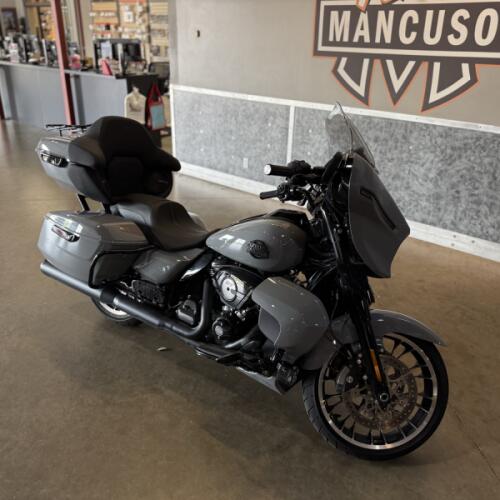2026 Harley-Davidson® Street Glide Limited FLHXL thumb 0
