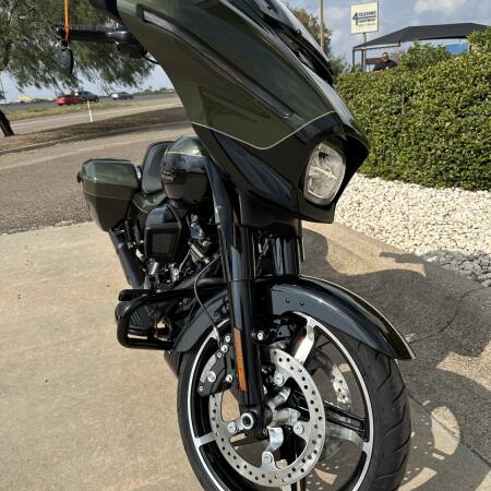2026 Harley-Davidson® Street Glide® Olive Steel Metallic / Vivid Black Black Trim thumb 1