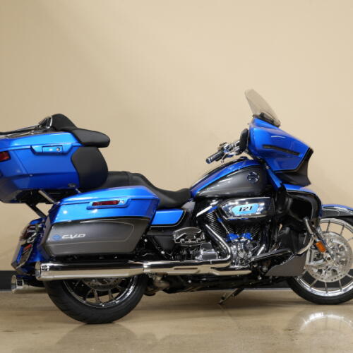 Harley-Davidson® CVO Street Glide Limited 2026 thumb 3
