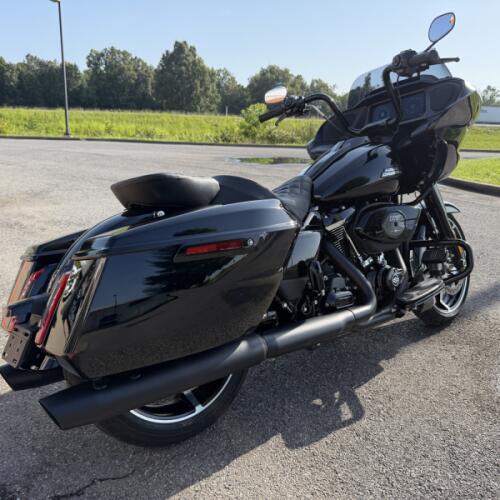 2025 Harley-Davidson® Road Glide® Black thumb 2
