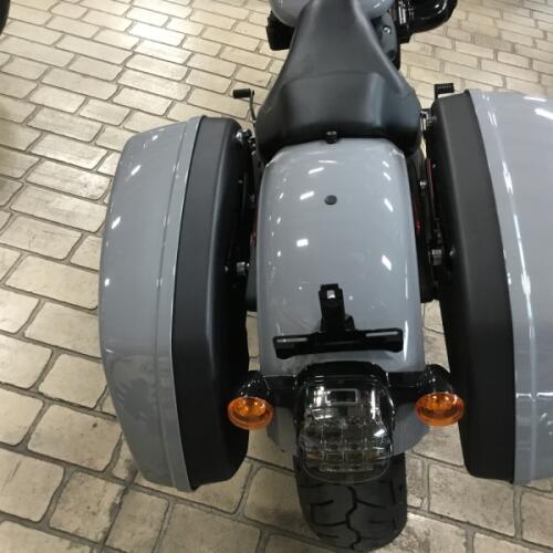 2024 Harley-Davidson® Low Rider® ST Vivid Black thumb 2