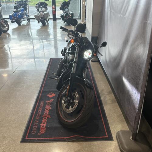 2009 Harley-Davidson® V-Rod® Black / Orange thumb 2