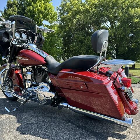 2009 Harley-Davidson® Street Glide® Billiard Red thumb 0