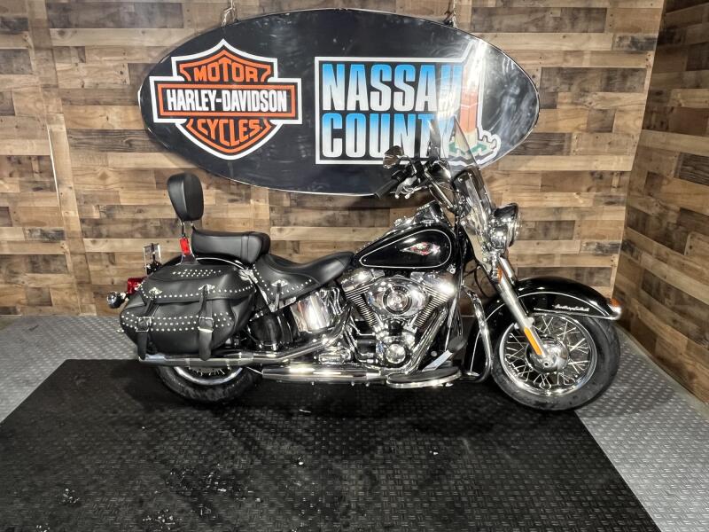 2014 Harley-Davidson® Heritage Softail® Classic Vivid Black