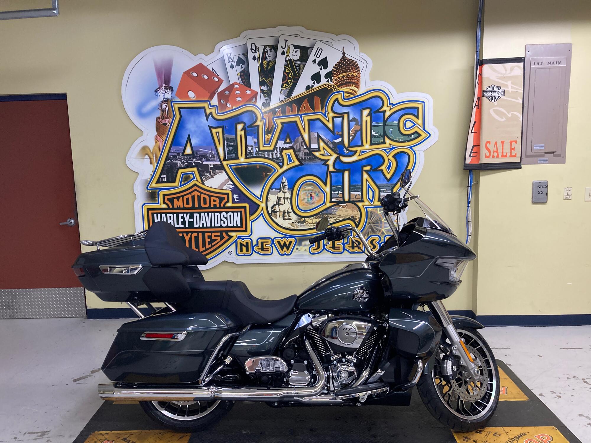 2026 Harley-Davidson® Road Glide Limited Iron Horse Metallic Chrome Trim FLTRXL