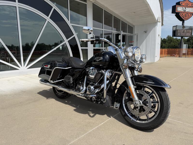 2019 Harley-Davidson® Road King® Vivid Black