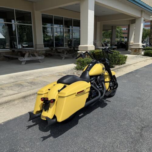 FLHRXS 2023 Road King® Special thumb 3
