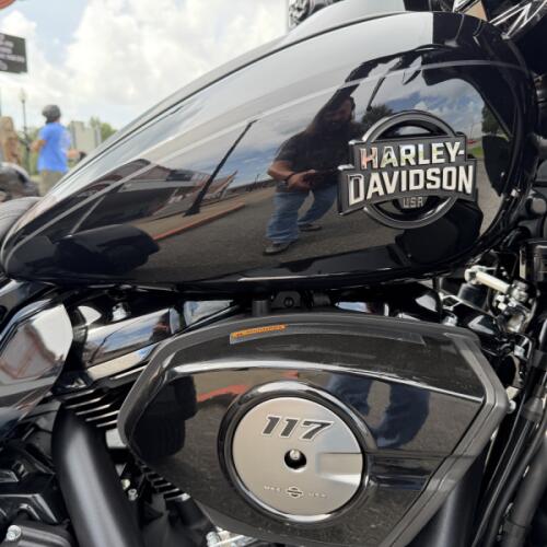 2026 Harley-Davidson® Street Glide 3 Limited Vivid Black Black Trim thumb 1
