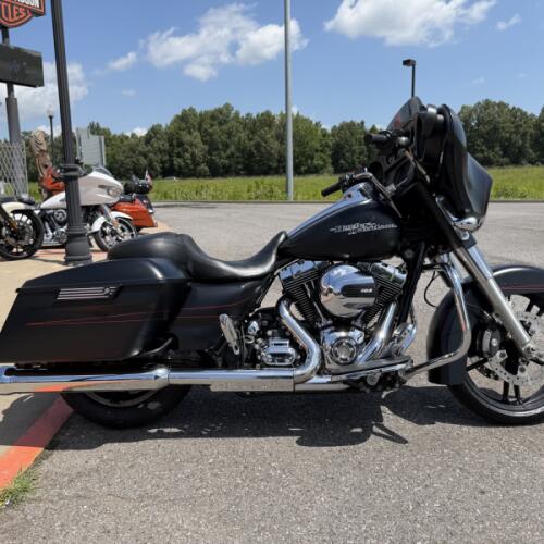 2016 Harley-Davidson® Street Glide® Special Black Denim thumb 3