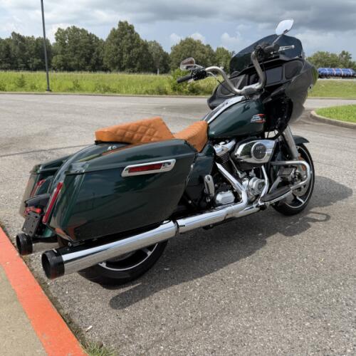 2024 Harley-Davidson® Road Glide® Alpine Green thumb 2