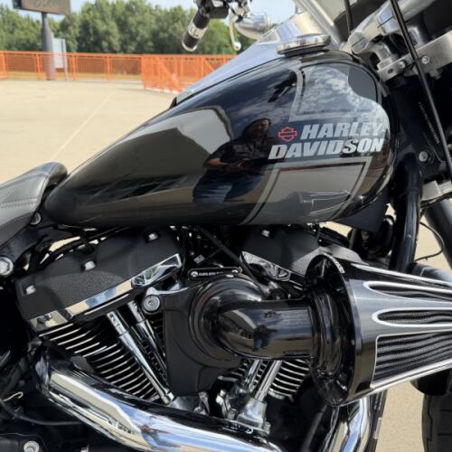 2021 Harley-Davidson® Sport Glide® Vivid Black Deluxe thumb 1