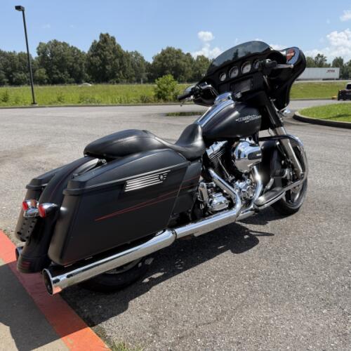 2016 Harley-Davidson® Street Glide® Special Black Denim thumb 2