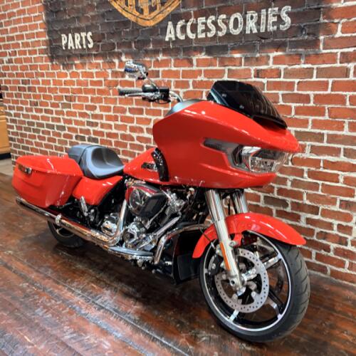 2026 Harley-Davidson® Road Glide™ FLTRX thumb 2