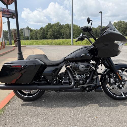 2025 Harley-Davidson® Road Glide® Black thumb 3