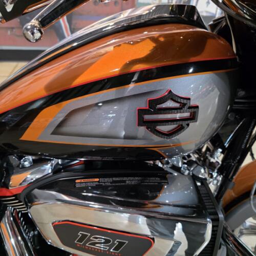 2026 Harley-Davidson® CVO Street Glide FLHXSE thumb 2