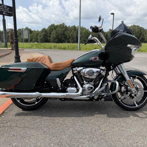 2024 Harley-Davidson® Road Glide® Alpine Green thumb 3
