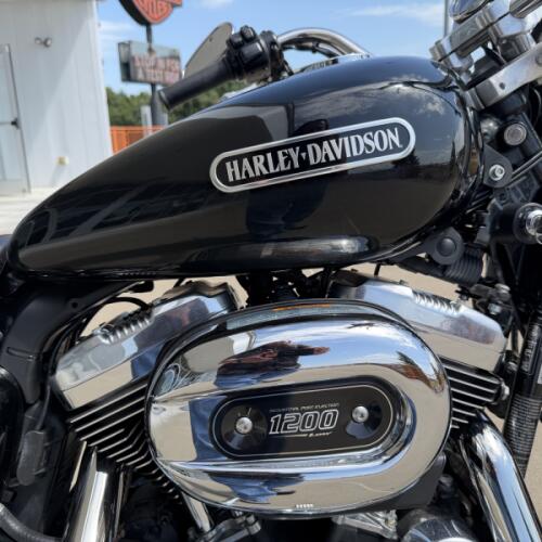 2010 Harley-Davidson® Sportster® 1200 Low Black thumb 1