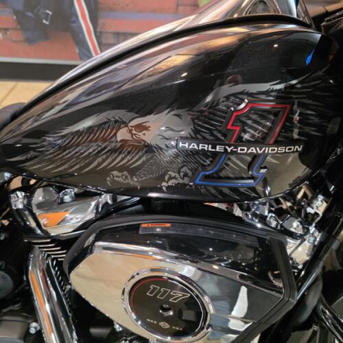 2026 Harley-Davidson® Road Glide™ FLTRX thumb 3