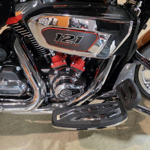 2026 Harley-Davidson® CVO Street Glide FLHXSE thumb 1