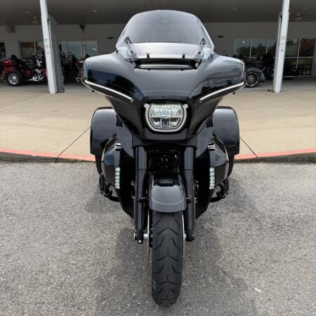 2026 Harley-Davidson® Street Glide 3 Limited Vivid Black Black Trim thumb 0