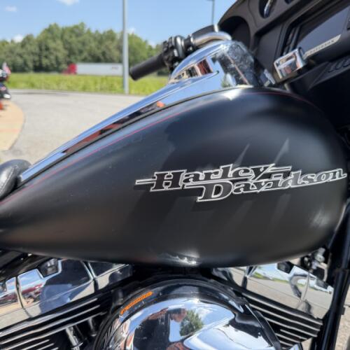 2016 Harley-Davidson® Street Glide® Special Black Denim thumb 1